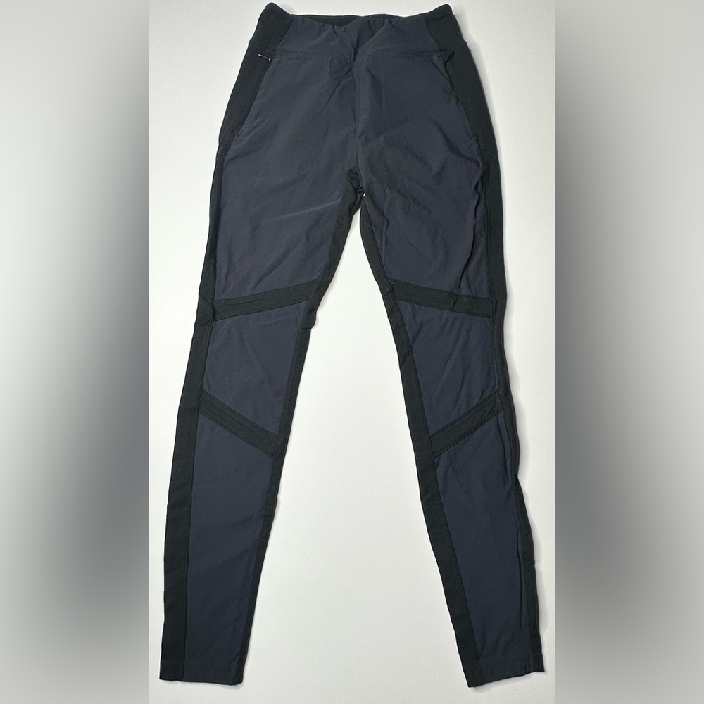 Athleta Women's Highline Hybrid Summiter Tight in Navy /Black Size 8T